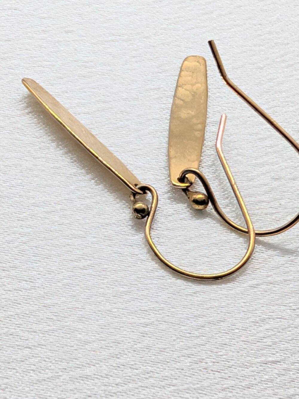 NEW Holly Yashi Hammered Finish Gold Plated Earrings - Picture 3 of 6